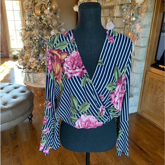 Charlotte Russe Cropped‎ Top Strips and Floral Print - Picture 6 of 15